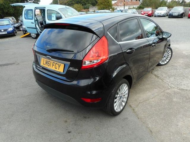 2011 FORD FIESTA TITANIUM  1.4 LITRE - Picture 3