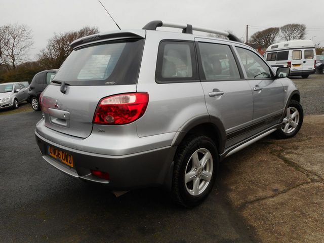 2006 MITSUBISHI OUTLANDER 2.4 MIVEC Sport SE Auto - Picture 3