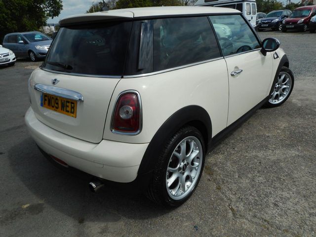 2010 MINI MINI One - Picture 3