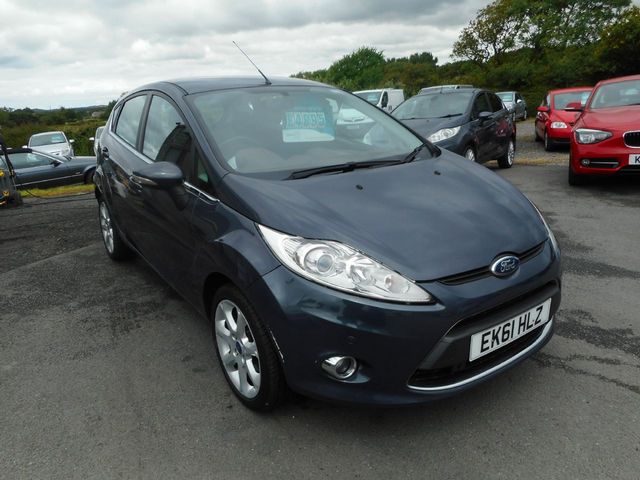 2011 FORD FIESTA Zetec 1.6TDCi090 - Picture 4