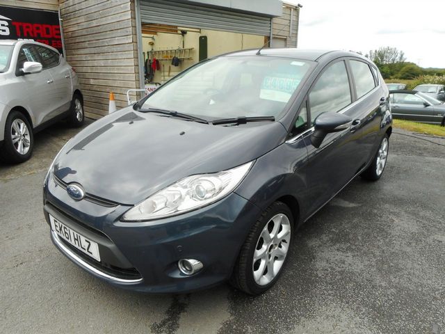 2011 FORD FIESTA Zetec 1.6TDCi090 - Picture 5