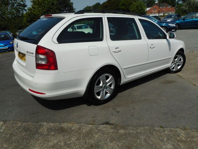 2011 SKODA OCTAVIA S 1.6 TDI CR - Picture 3