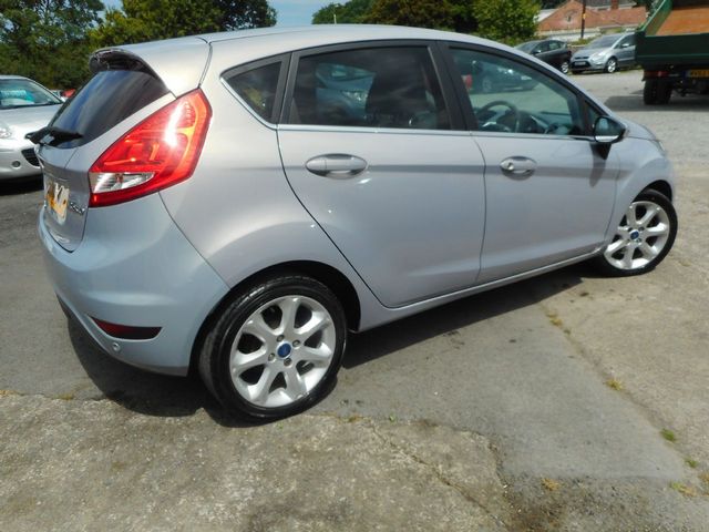 2011 FORD Fiesta Titanium 1.4 096 - Picture 3