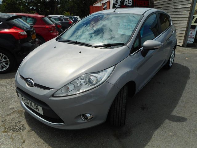 2011 FORD Fiesta Titanium 1.4 096 - Picture 5