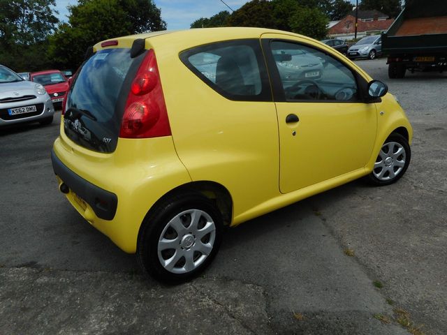 2011 PEUGEOT 107 Urban Lite 1.0 - Picture 4