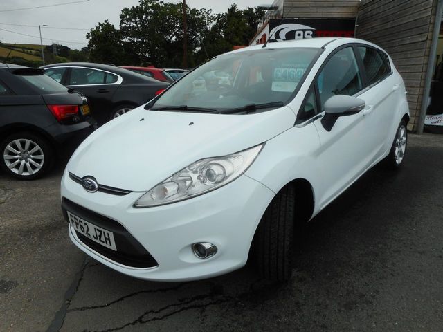 2013 FORD Fiesta Titanium 1.4TDCi068 - Picture 4