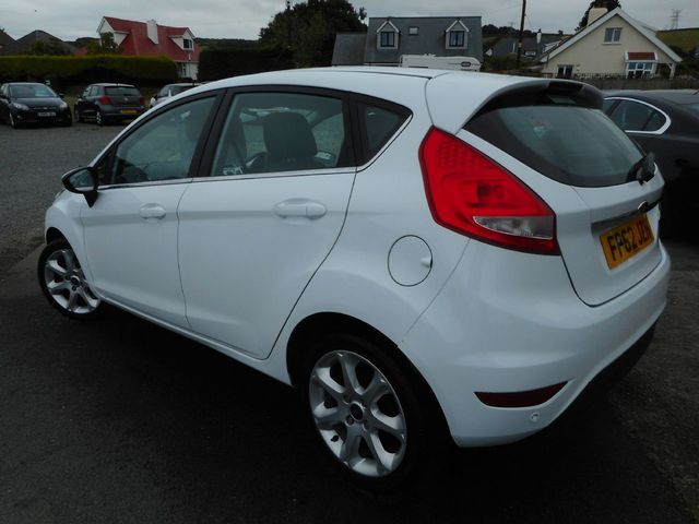 2013 FORD Fiesta Titanium 1.4TDCi068 - Picture 5