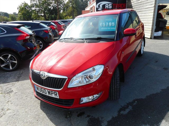 2010 SKODA Fabia Elegance 1.2 TSI auto 105PS - Picture 3