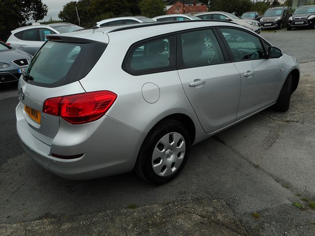 2012 VAUXHALL Astra Sports Tourer EXCLUSIV 1.6i 16v VVT - Picture 3