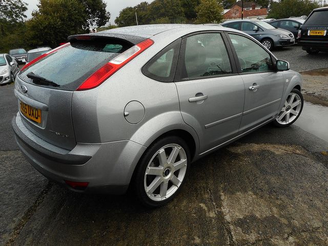 2005 FORD Focus 2.0 Titanium - Picture 3