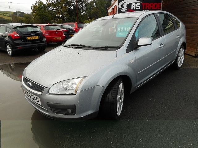 2005 FORD Focus 2.0 Titanium - Picture 4