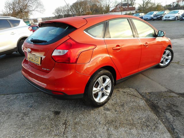 2011 FORD Focus 1.6 Zetec Auto - Picture 3