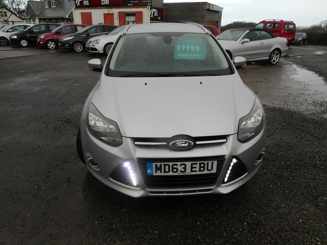 2014 FORD Focus Zetec 1.6 100 S5 Automatic - Picture 2