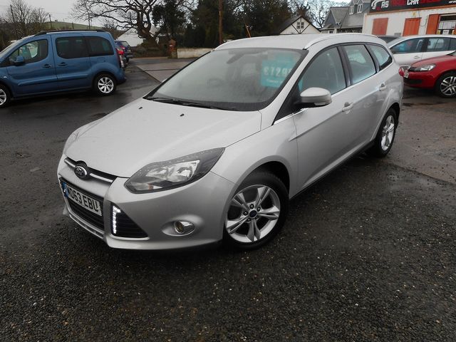 2014 FORD Focus Zetec 1.6 100 S5 Automatic - Picture 4