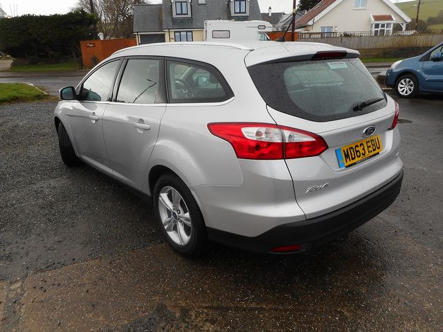 2014 FORD Focus Zetec 1.6 100 S5 Automatic - Picture 5