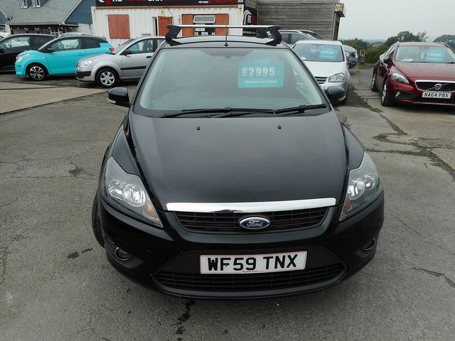 2010 FORD Focus Zetec 1.8 125 S4 - Picture 2