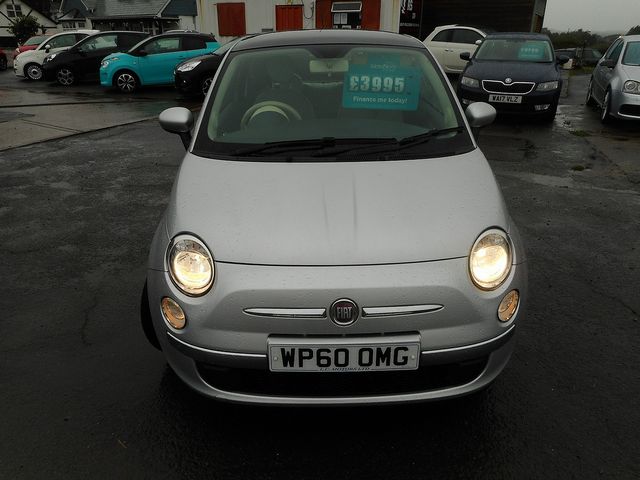 2010 FIAT 500 1.2i Lounge - Picture 2