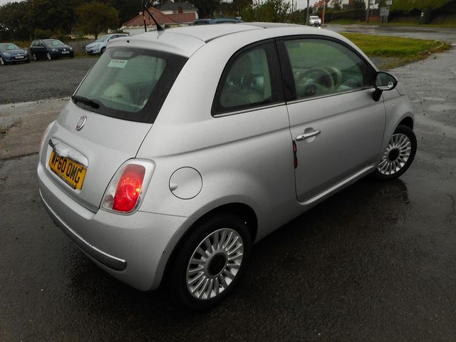 2010 FIAT 500 1.2i Lounge - Picture 3