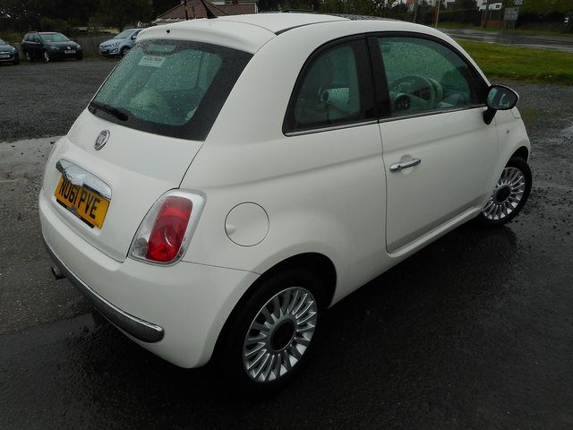 2011 FIAT 500 1.2i Lounge S/S - Picture 3