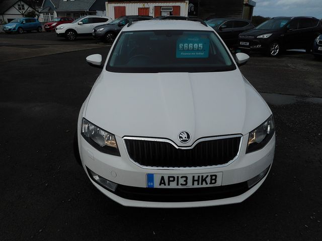 2013 SKODA Octavia Elegance 1.6 TDI CR 105PS - Picture 2