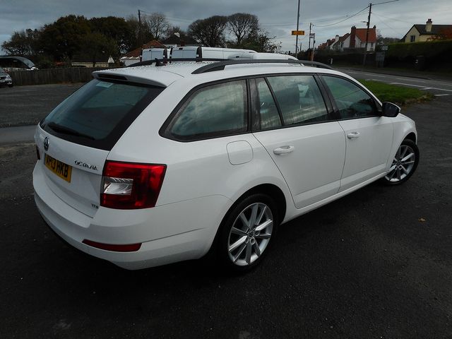 2013 SKODA Octavia Elegance 1.6 TDI CR 105PS - Picture 3