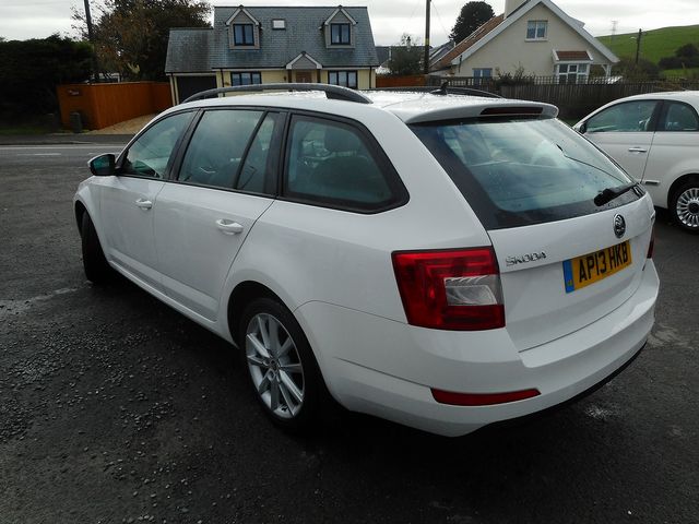 2013 SKODA Octavia Elegance 1.6 TDI CR 105PS - Picture 5