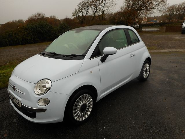 2010 FIAT 500 1.2i Lounge - Picture 2