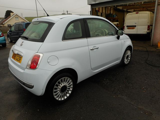 2010 FIAT 500 1.2i Lounge - Picture 3