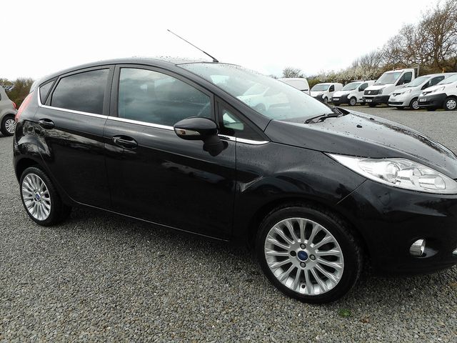 2011 FORD Fiesta Titanium 1.4 096 - Picture 2