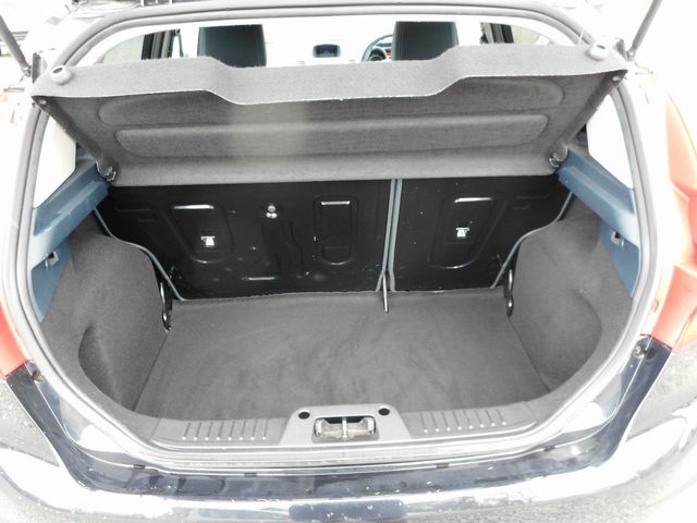 2011 FORD Fiesta Titanium 1.4 096 - Picture 5