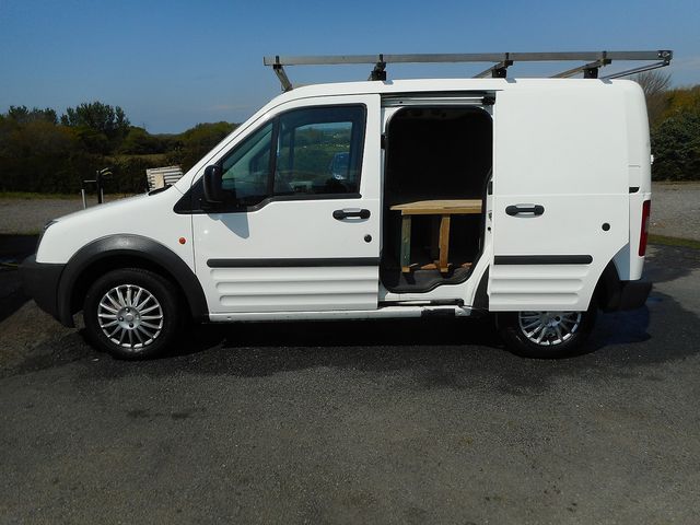 2004 FORD Transit Connect 1.8 TDCi 200 L SWB - Picture 2