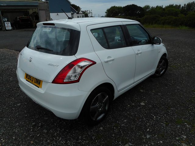 2013 SUZUKI Swift SZ2 1.2 - Picture 3