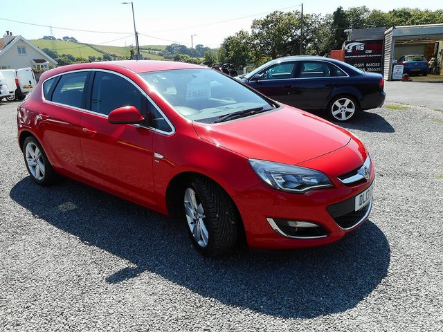 2013 VAUXHALL Astra SRi 1.6i 16v VVT auto - Picture 2