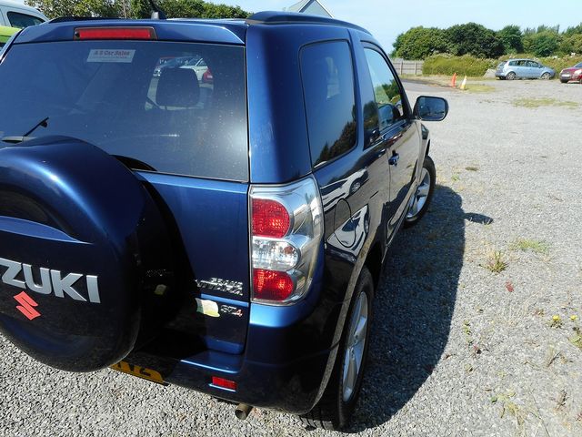 2010 SUZUKI Grand Vitara 1.6 16v SZ4 3-door - Picture 3