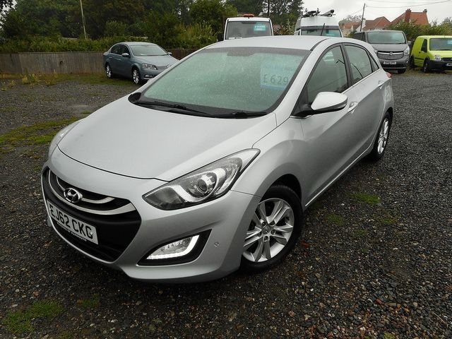 2012 HYUNDAI i30 1.6 CRDi 128PS Blue Drive Style Nav - Picture 3