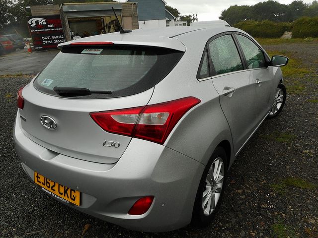 2012 HYUNDAI i30 1.6 CRDi 128PS Blue Drive Style Nav - Picture 4