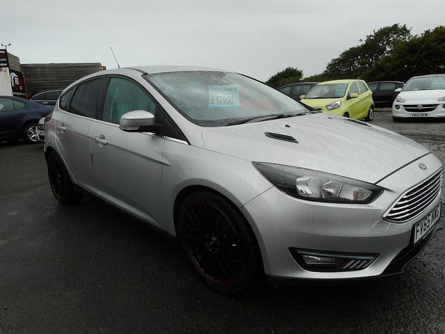 2015 FORD Focus Titanium 1.6 TDCi 115ps (s/s) - Picture 2