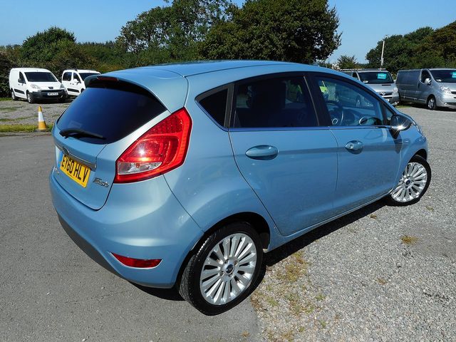 2010 FORD Fiesta Titanium 1.6 120 - Picture 2