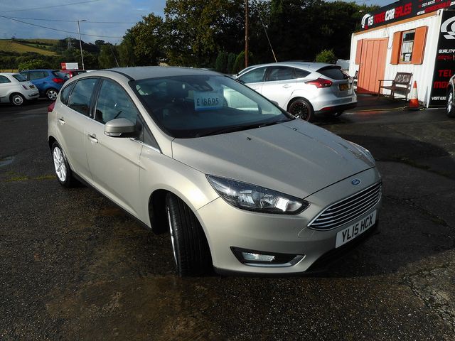 2015 FORD Focus Titanium 1.5 TDCi 120ps (s/s) - Picture 2