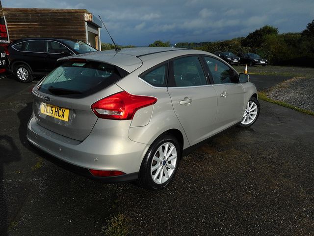 2015 FORD Focus Titanium 1.5 TDCi 120ps (s/s) - Picture 3