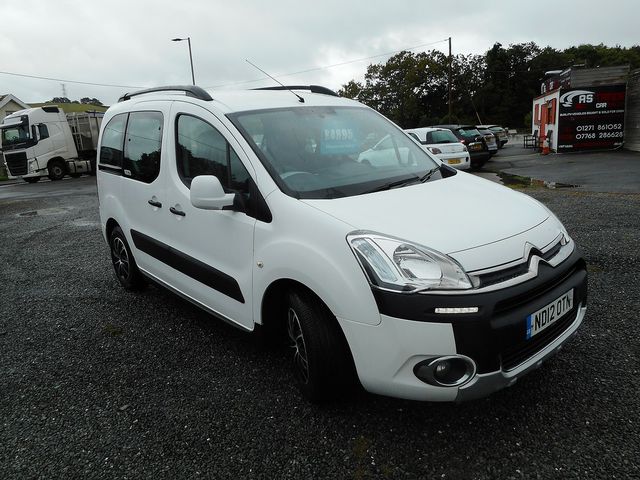 2012 CITROEN Berlingo e-HDi 90 Airdream EGS6 Multispace XTR - Picture 2