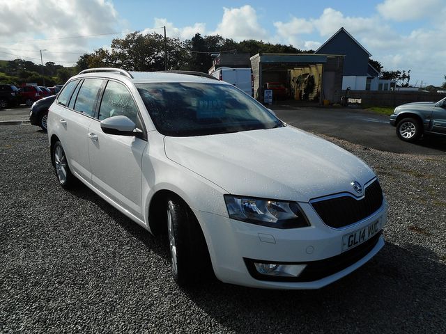 2014 SKODA Octavia Elegance 1.6 TDI CR 105PS - Picture 2