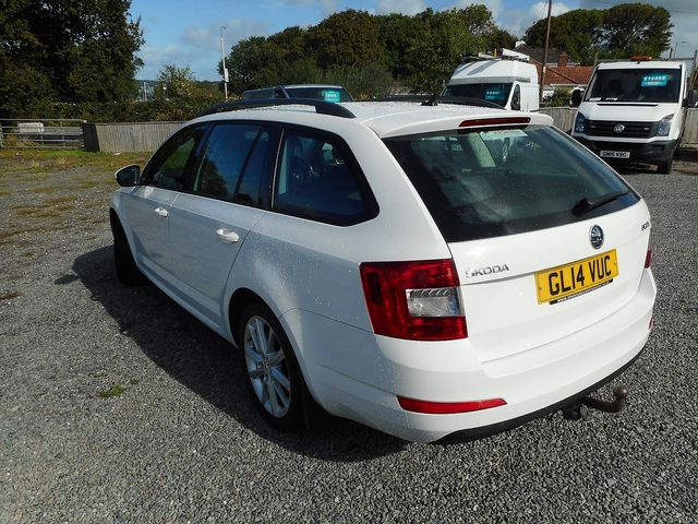 2014 SKODA Octavia Elegance 1.6 TDI CR 105PS - Picture 4