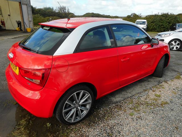 2011 AUDI A1 1.6 TDI Sport 105PS - Picture 3