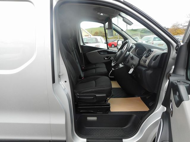 2015 RENAULT Trafic Sport SL27 dCi 115 - Picture 4