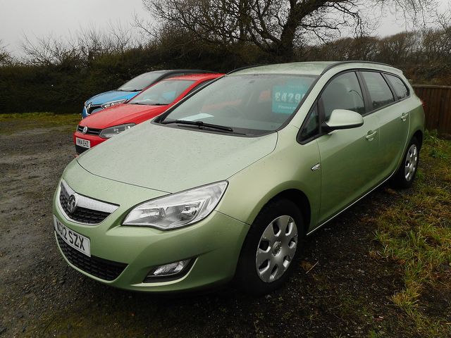 2012 VAUXHALL Astra Sports Tourer EXCLUSIV 1.6i 16v VVT - Picture 3