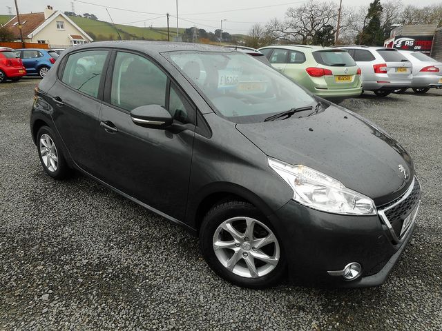 2013 PEUGEOT 208 Active 1.2 VTi 82 - Picture 3