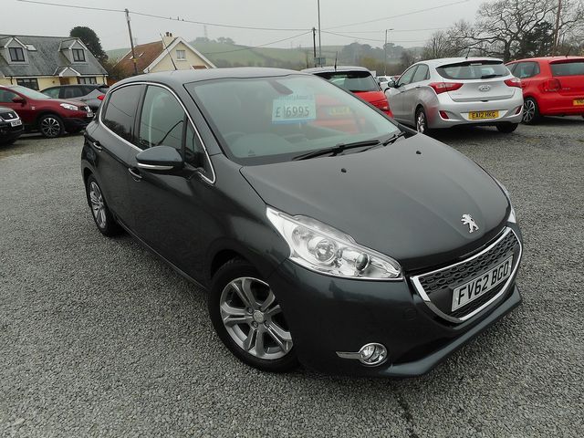 2012 PEUGEOT 208 Allure 1.4 VTi 95 - Picture 2