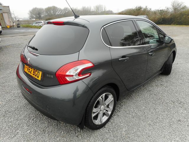 2012 PEUGEOT 208 Allure 1.4 VTi 95 - Picture 5