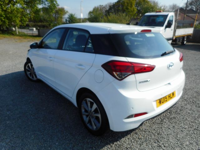 2015 HYUNDAI i20 1.4 100PS SE Auto - Picture 4